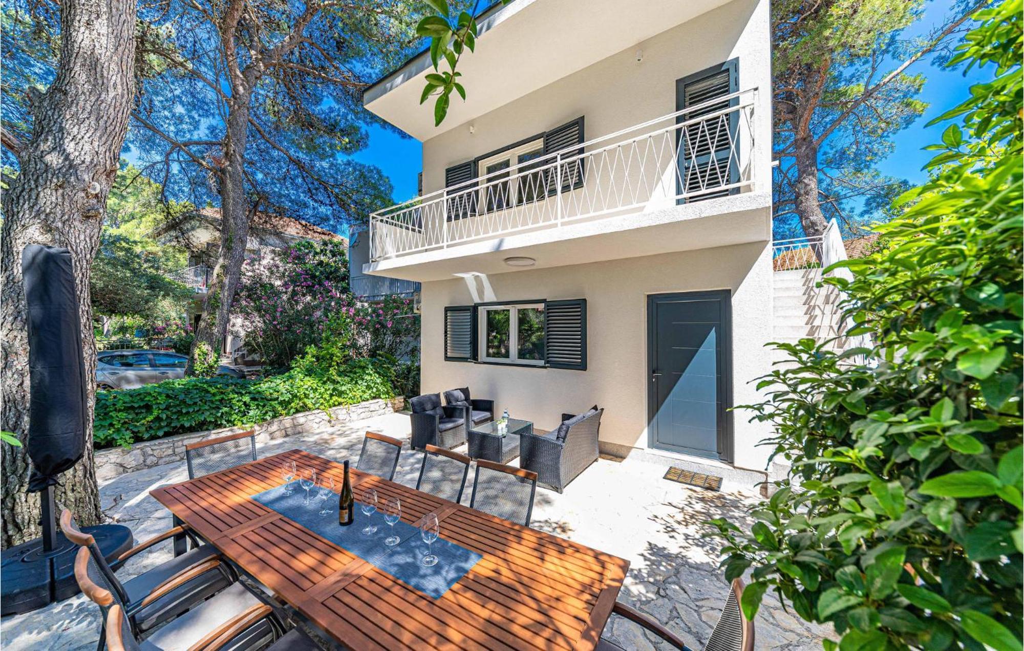 3 Bedroom Lovely Home In Ядрия Екстериор снимка