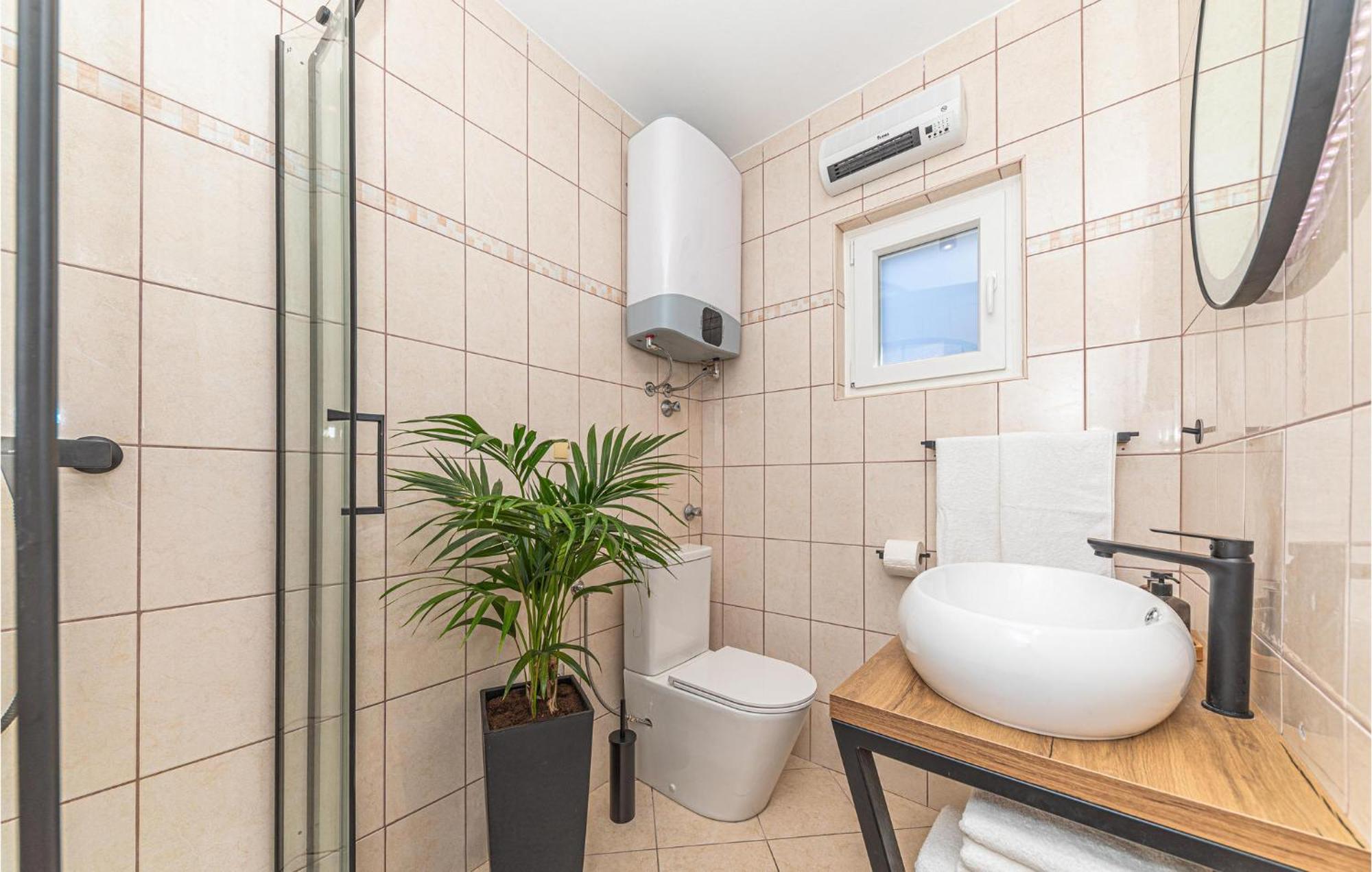 3 Bedroom Lovely Home In Ядрия Екстериор снимка