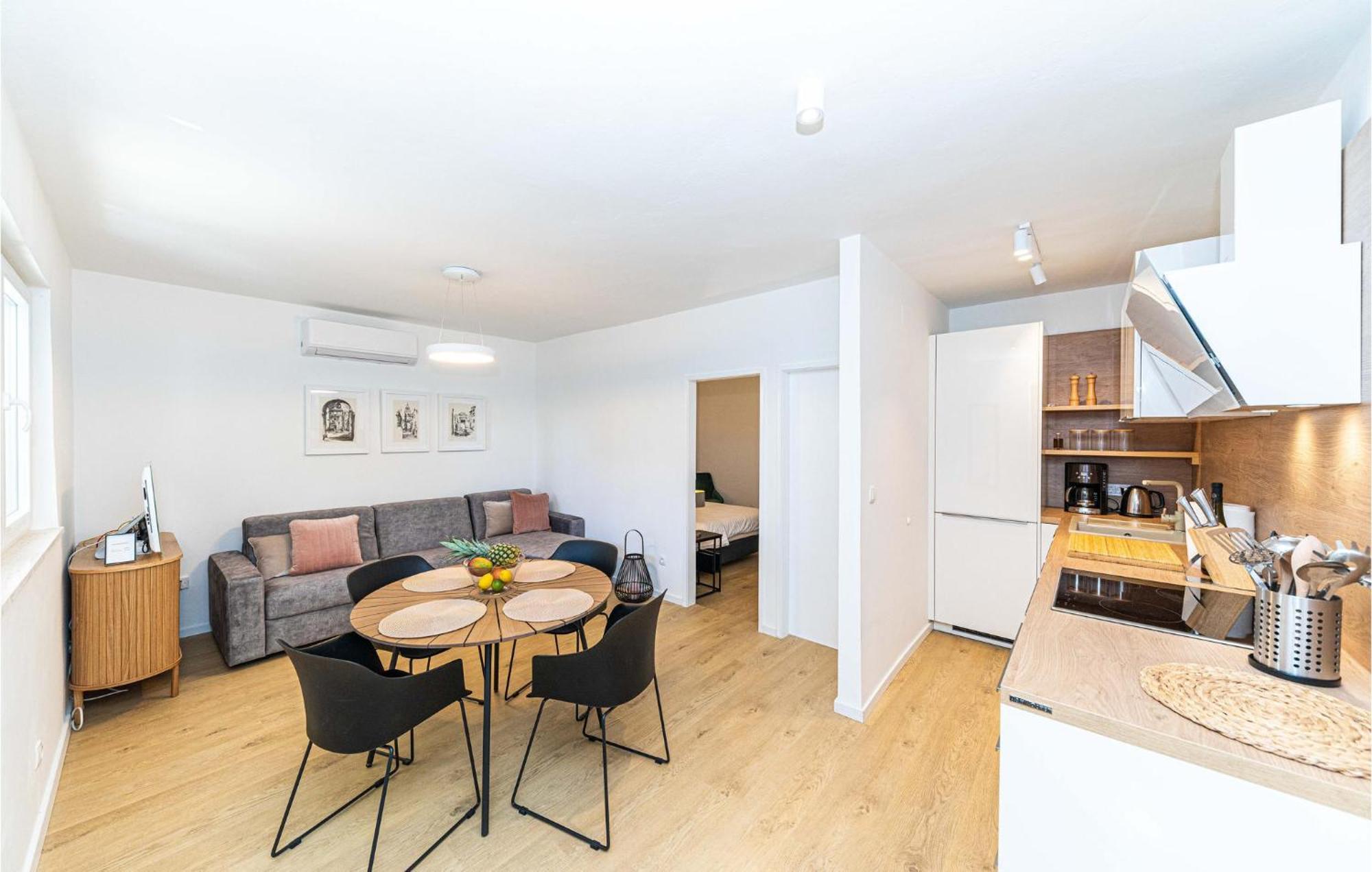 3 Bedroom Lovely Home In Ядрия Екстериор снимка